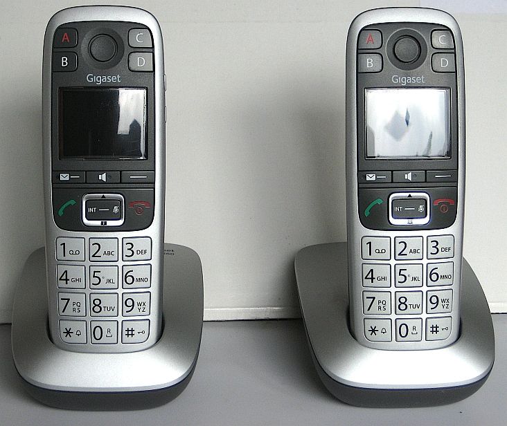 2 x Gigaset DECT-Telefone, Großtastentelefon E560H in Merzhausen