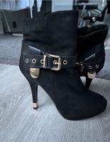 Damenschuhe High Heels Stiefel Gr.38 NEU Hessen - Weinbach Vorschau