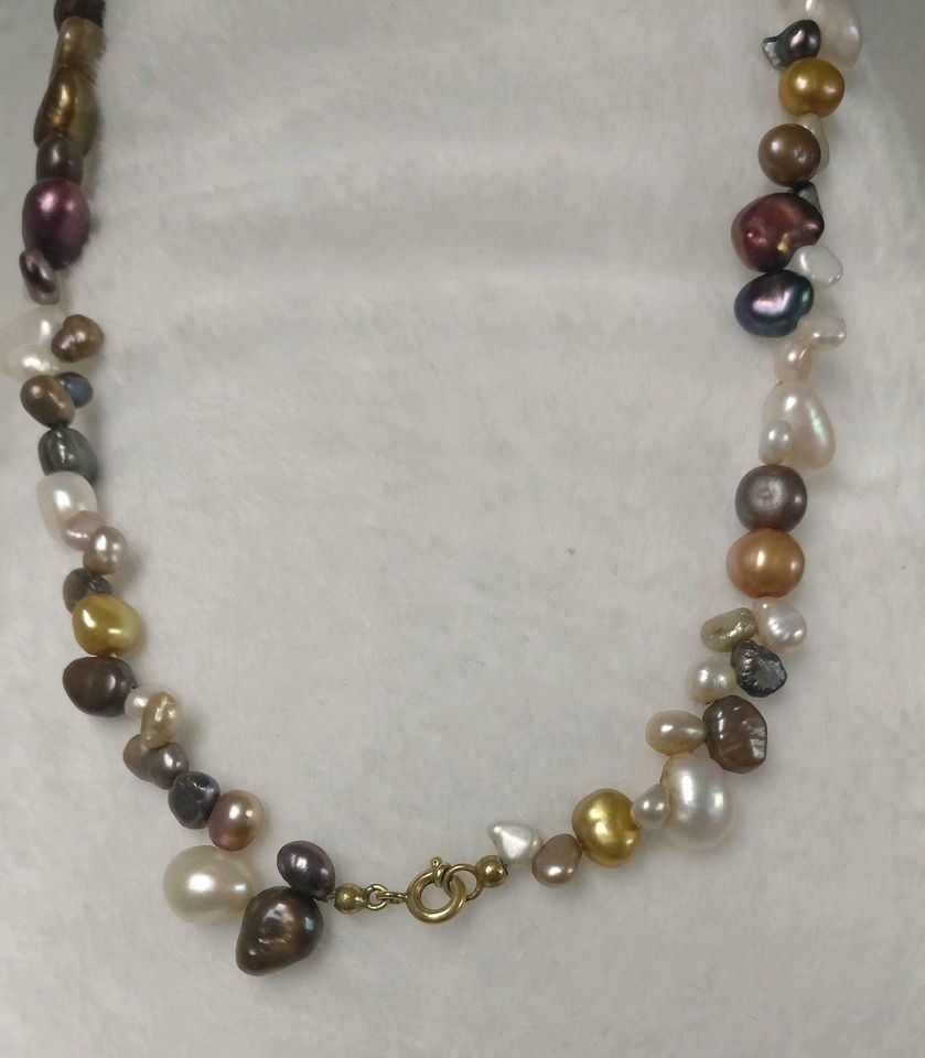 Halskette aus Süßwasserperlen | Damen- Perlenkette in Neumünster