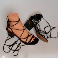 Valentino Garavani Sandalen Schnürung schwarz TT K1370 (37/38) Hemelingen - Hastedt Vorschau