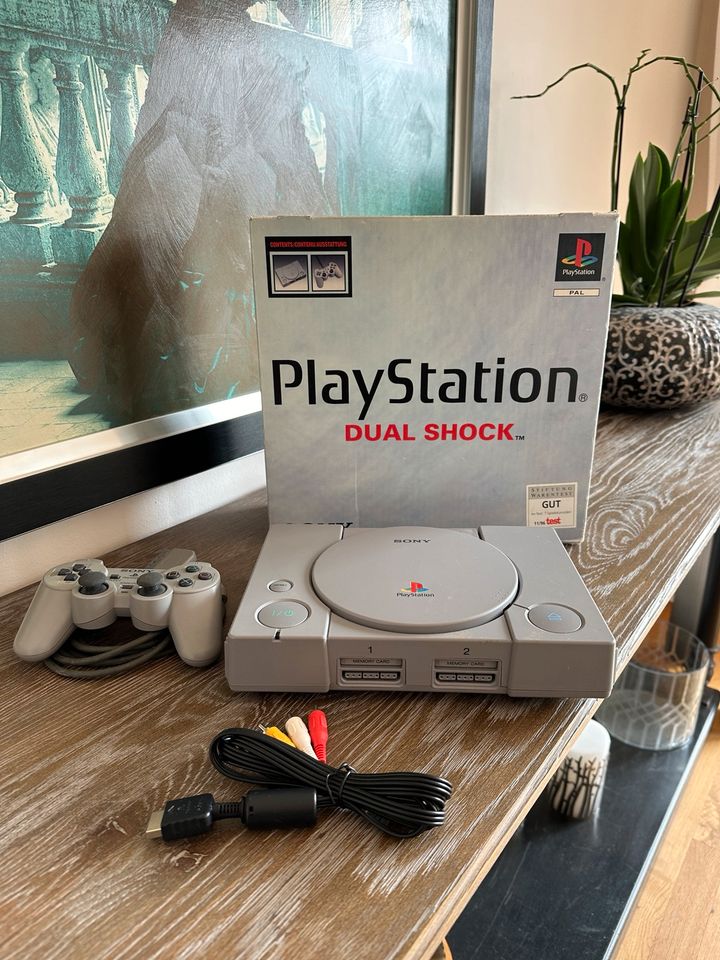 Sony Playstation 1 Dual Shock SCPH-9002C PS1 OVP Controller Kabel in Frankfurt am Main