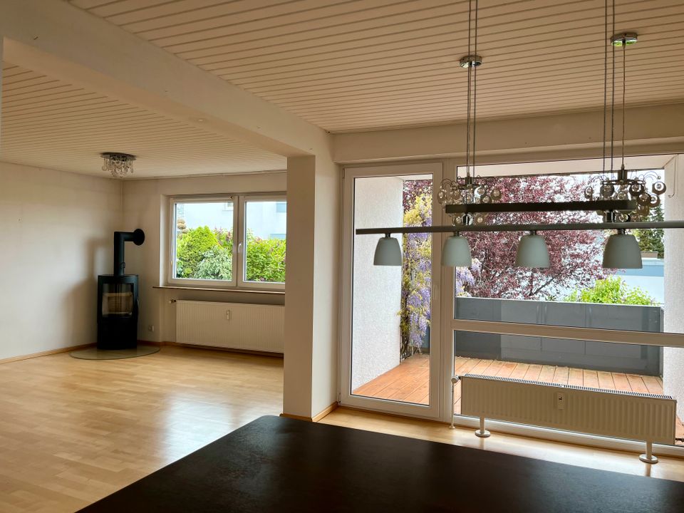 Provisionsfrei: Reihenhaus Bungalow Ausblick Garage Garten -frei! in Pfullingen