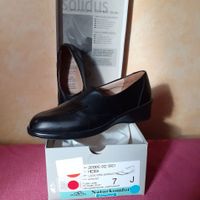 Damenschuhe Gr 40 / 7 Leder Lederfußbett Lack schwarz Slipper NEU Hessen - Tann Vorschau