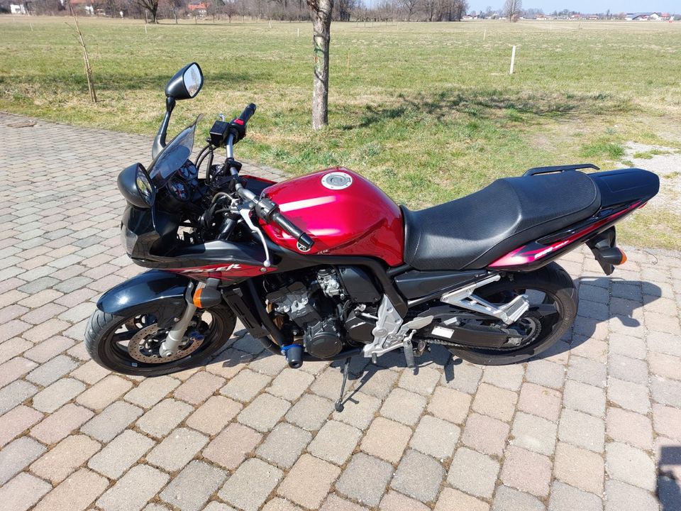 Yamaha FZS 1000 Fazer in Übersee