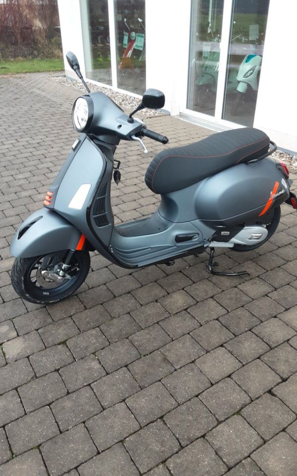 Vespa GTS 125 supersport Model 2023 Neufahrzeug sofort verfügbar. in Petting