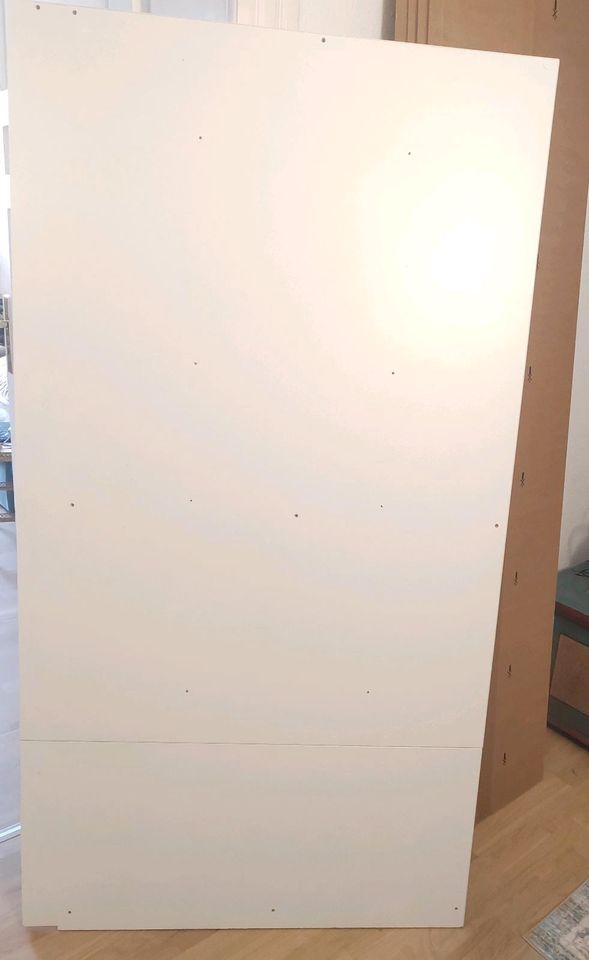 Regal aus Holz Platte weiß Spanplatte Möbelelement in Bayreuth