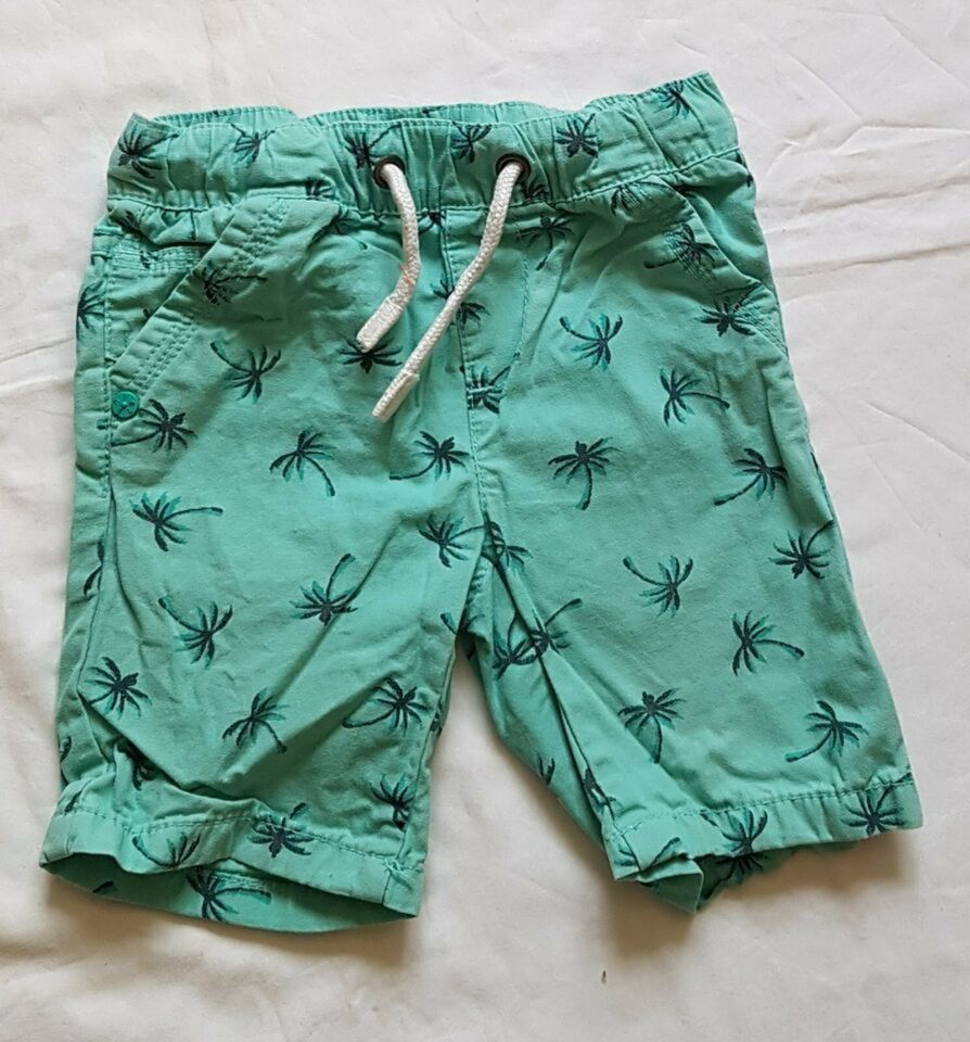grüne Kleinkinder Jungen Bermudas Shorts Größe 92 in Torgelow