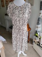 Zabaione Kleid Sommerkleid neu beige schwarz Gr.  XXL Sachsen-Anhalt - Wanzleben Vorschau