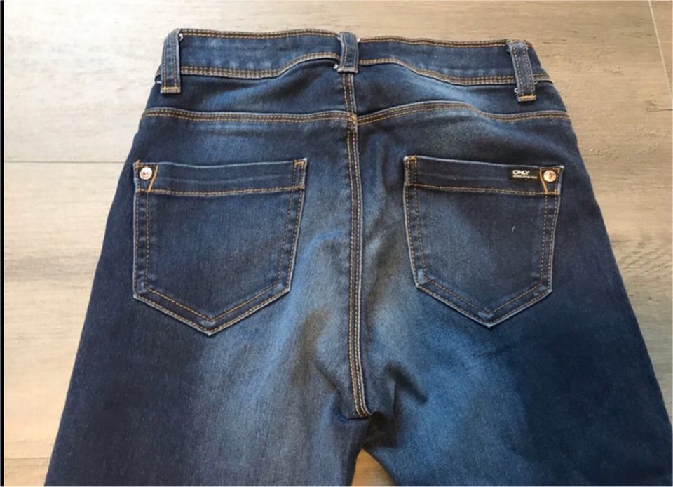 Only Damen Jeans Gr.XS / 32 dunkelblau in Edewecht