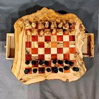 Großes rustikales handgefertigtes Schachbrett aus natürlichem Oli Nordrhein-Westfalen - Sundern (Sauerland) Vorschau