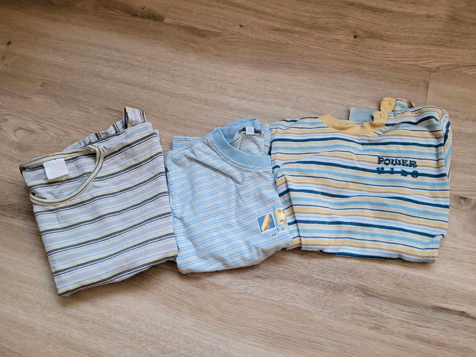 Tshirts 98 104 kurze Hosen Pullover Schlafanzug in Zülpich