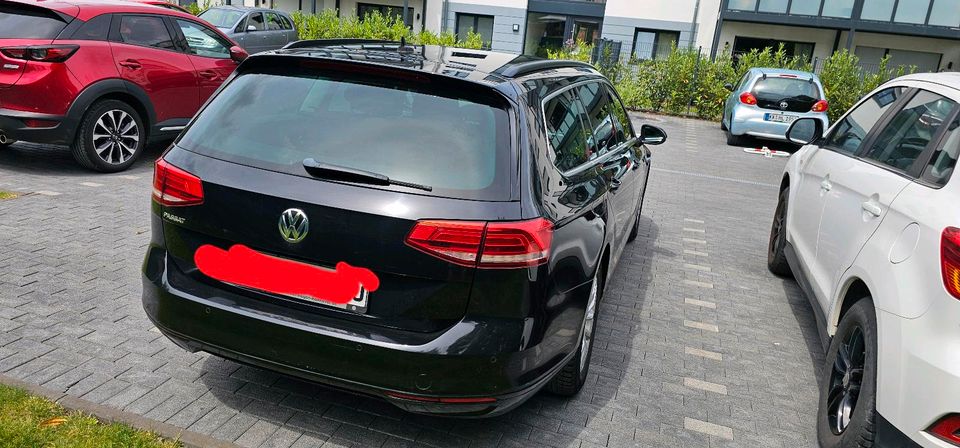 VW Passat 2.0 Diesel Automatik Tempomat Navi Sitzheizug Euro6 in Viersen