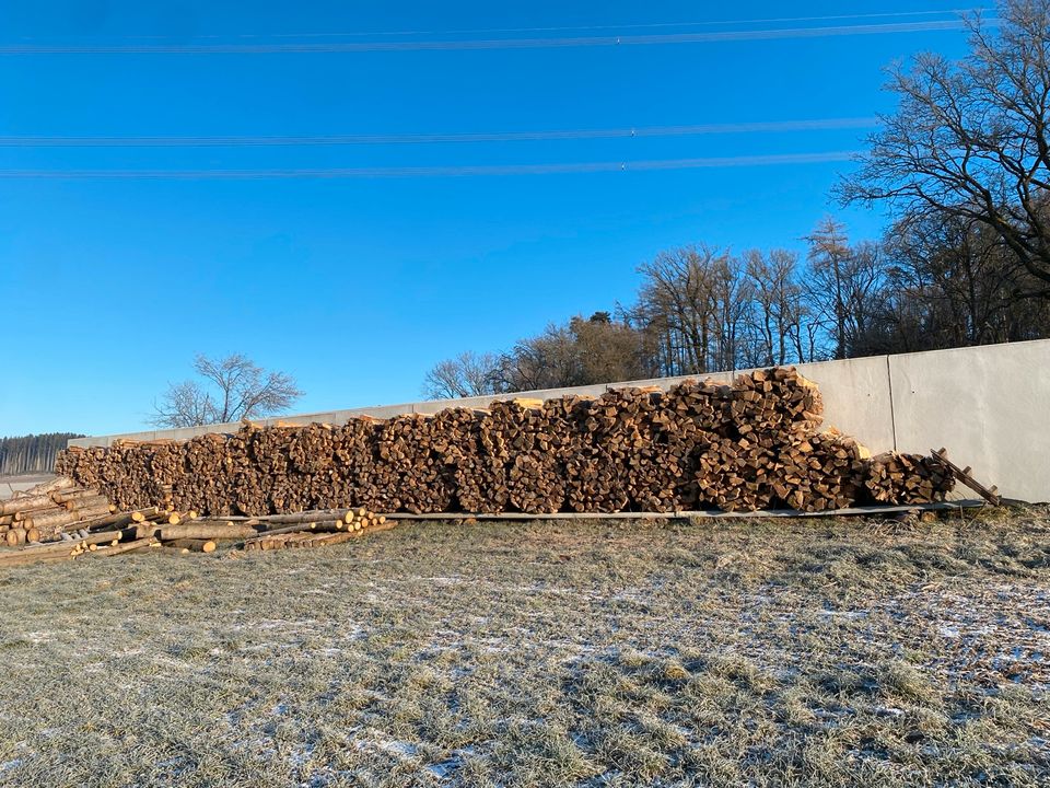 Holz - Brennholz - Fichte - gebündelt in Aindling