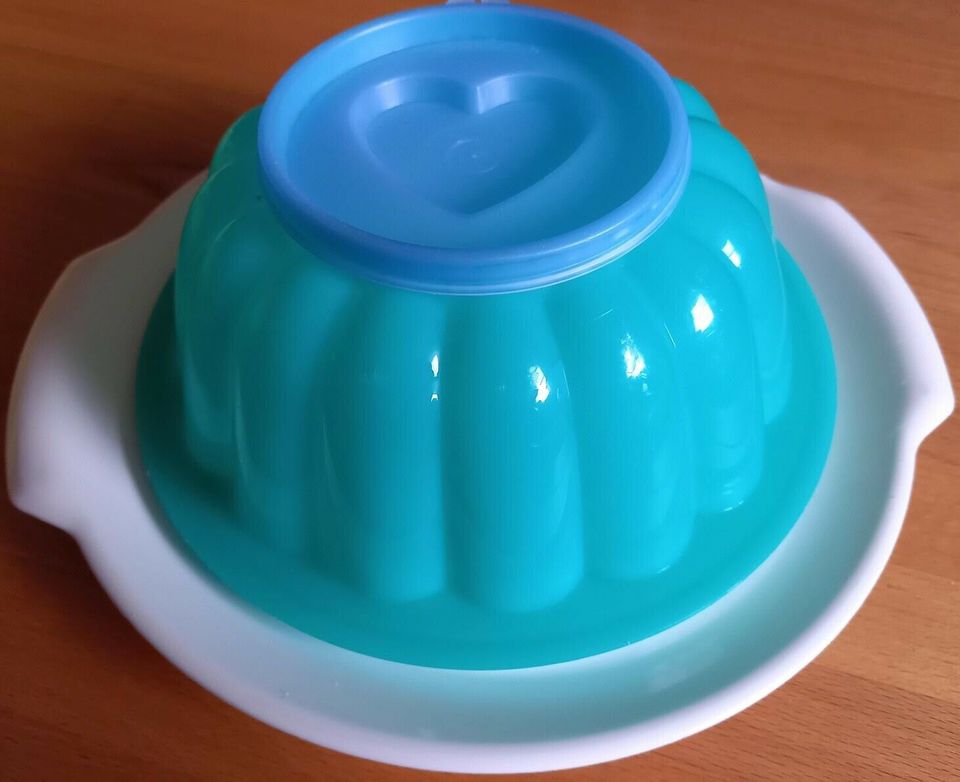 Puddingform Tupperware in Dippach