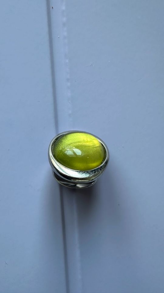 Ring aus Silber mit echtem karibischen Bernstein Grün in Neumünster