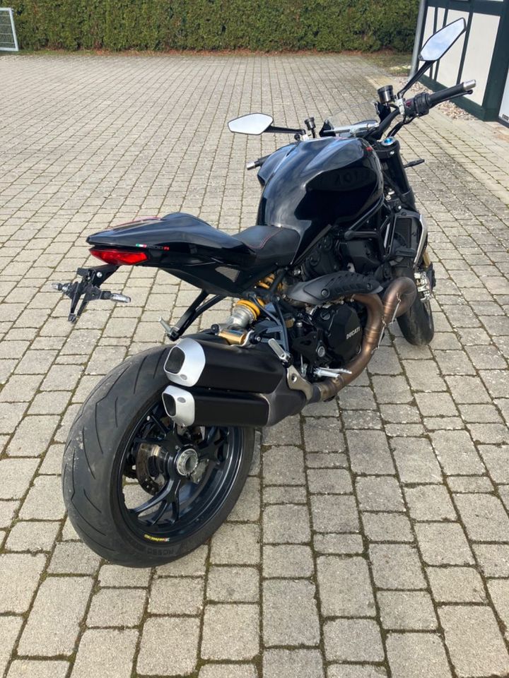 Ducati Monster 1200 R in Bad Freienwalde