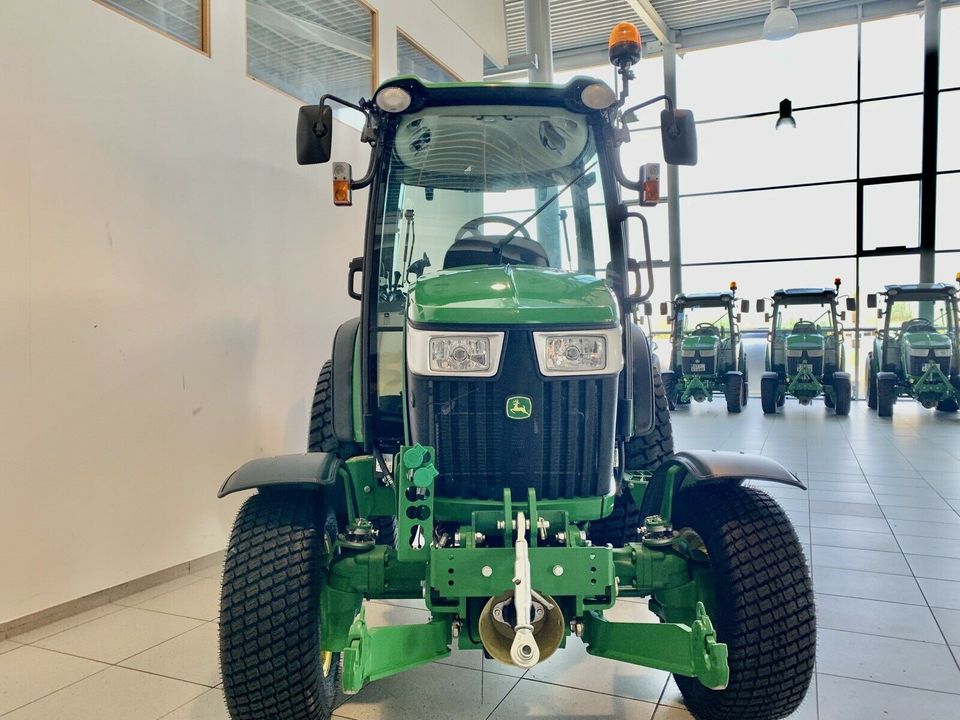 Kommunaltraktor John Deere 4066R Kompakttraktor in Beckum