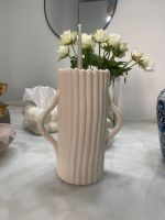 H&M vase beige mit henkel /steingut Berlin - Charlottenburg Vorschau
