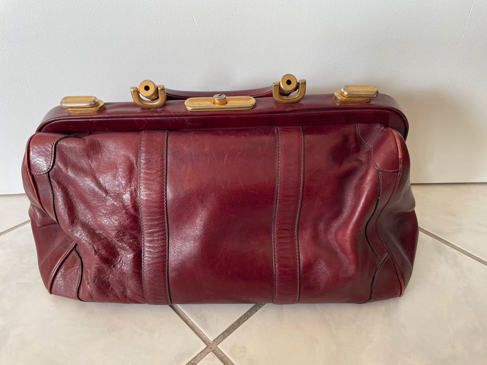 Rote Aigner Vintage Tasche in Hanau
