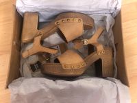 Sansibar Echtes Leder Sandalen Pumps Gr.36 Braun wie Neu Plateau Nordrhein-Westfalen - Gummersbach Vorschau