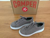 Sneaker von Camper in grauem Wildleder Berlin - Wilmersdorf Vorschau