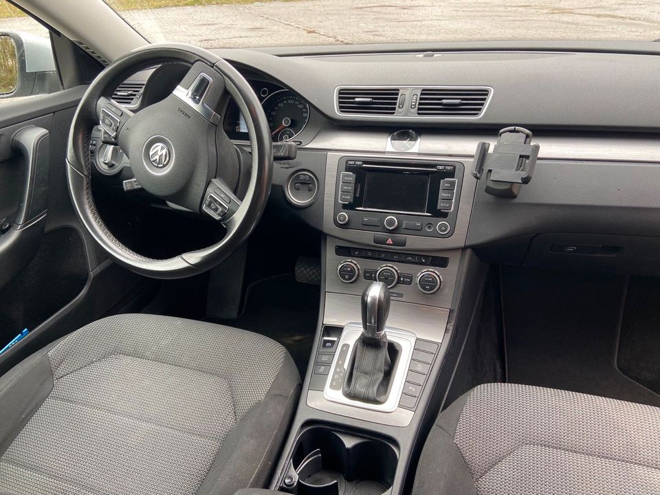 Volkswagen Passat Variat* 2.0 TDI Automatik * NAVI * Tempomat in Hamburg