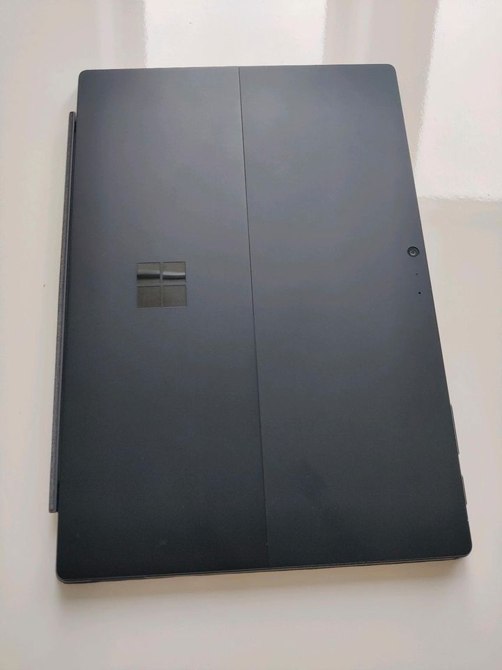 Microsoft Surface Pro 6  Tablet in Stuttgart