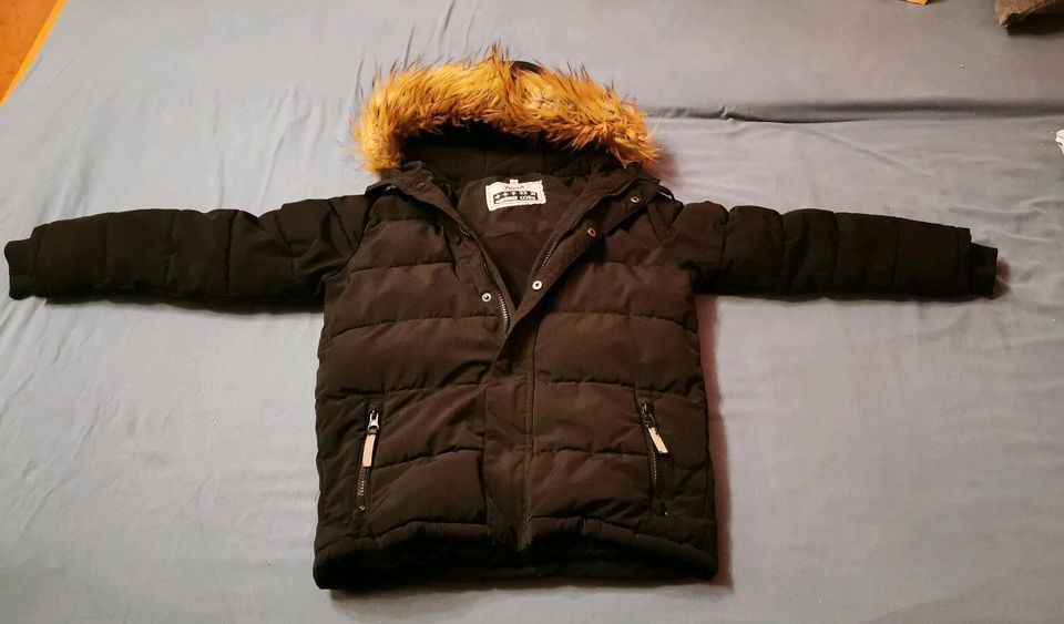 Jungen Parka mit Fellimitat Größe 134 schwarz in Nordrhein-Westfalen -  Willich | eBay Kleinanzeigen ist jetzt Kleinanzeigen