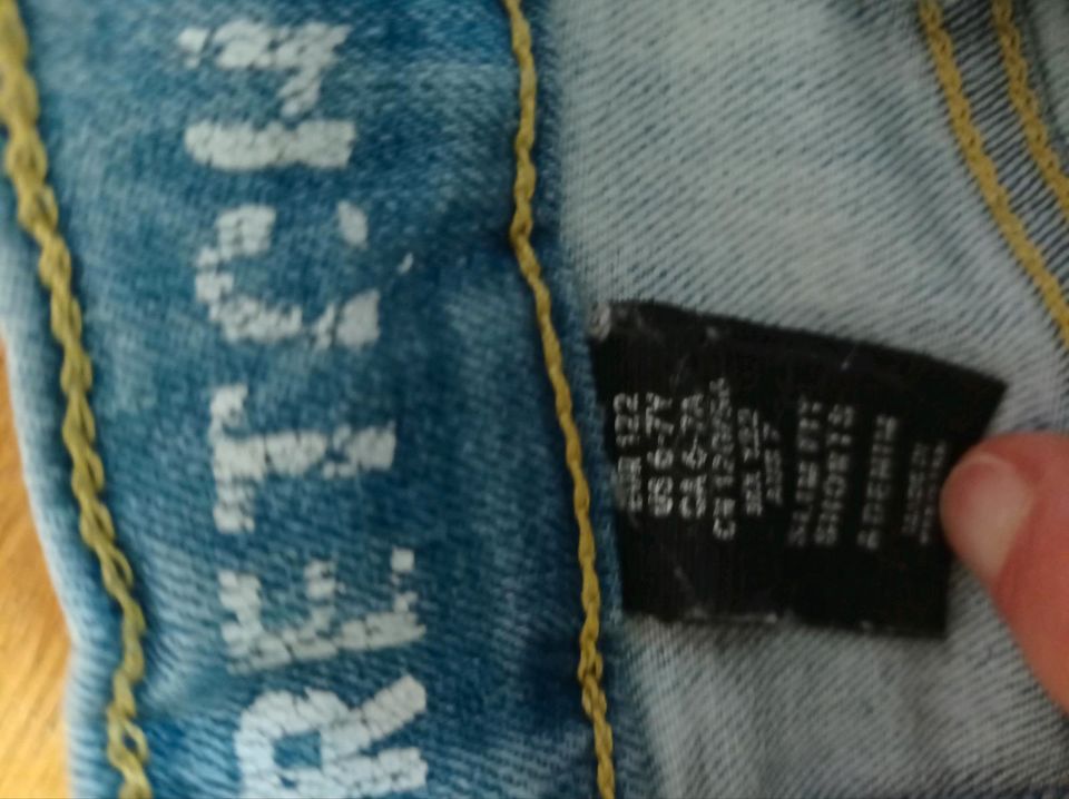 Kurze Jeans jungen in Flöha 