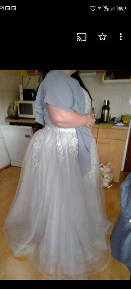 Brautkleid grau in Porta Westfalica