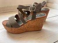 Y2K Trend 2025: Wedges! UNISA Wedges Premium Brand Schuhe Düsseldorf - Friedrichstadt Vorschau