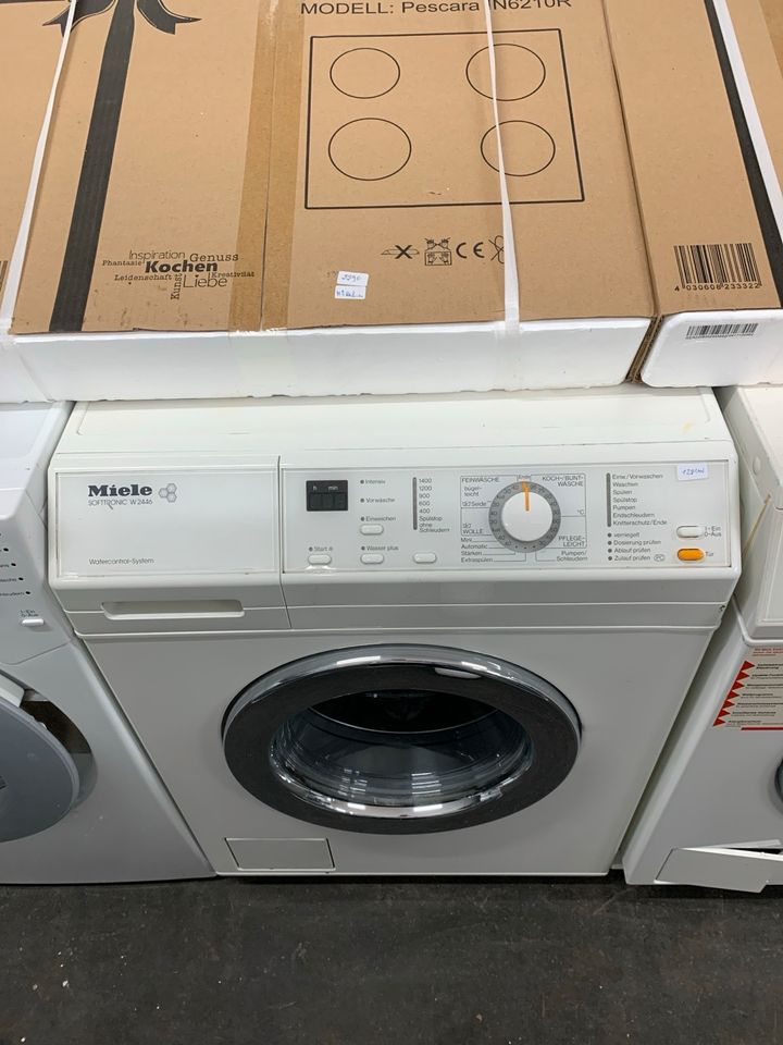 Miele Waschmaschine Softtronic W2446 Top Zustand A* in Bonn