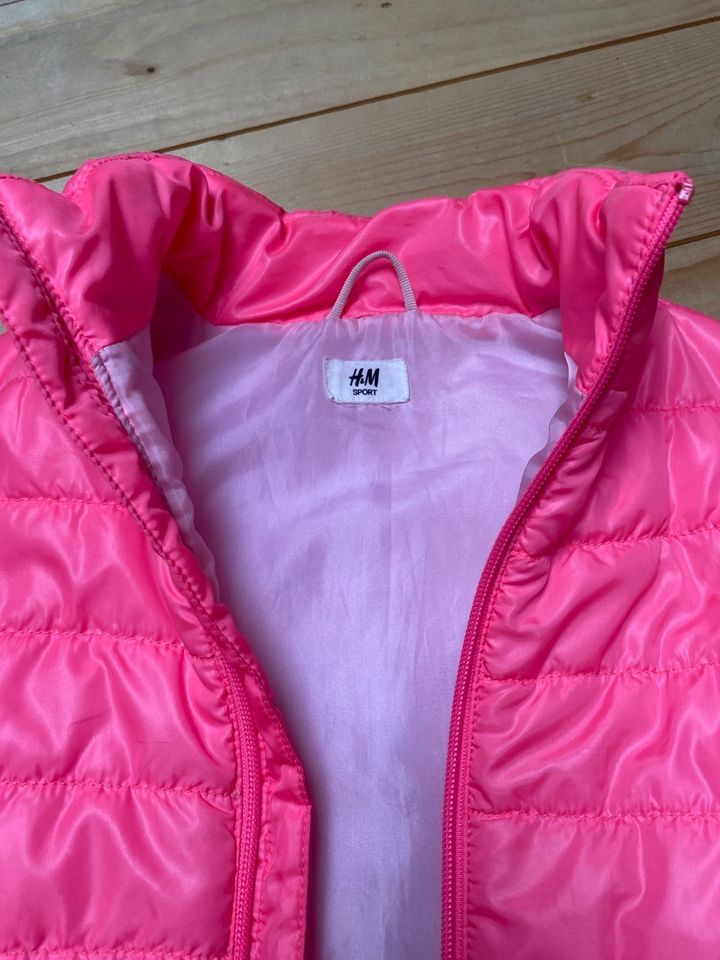 H&M neuwertige Mädchen Weste neon pink Gr. 110/116 in Wittmund