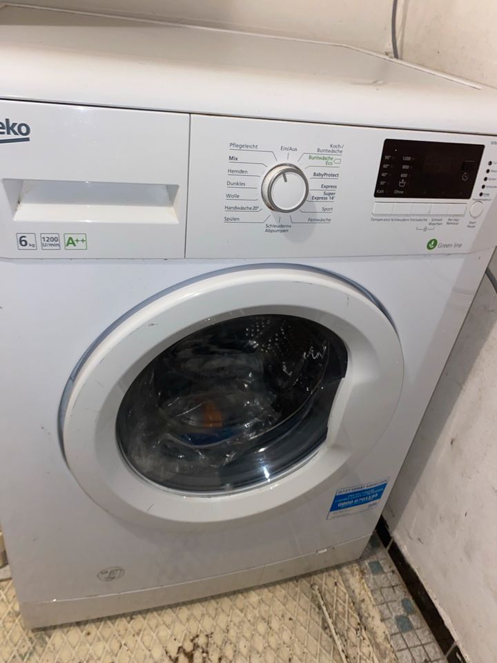 Waschmaschine nur 1 Woche genutzt wegen Umzug! in Wedel