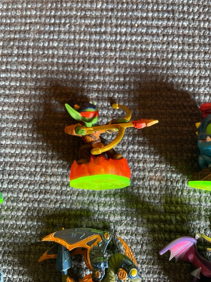 Skylanders Wii Starterset + 9 Figuren OV in Neuss