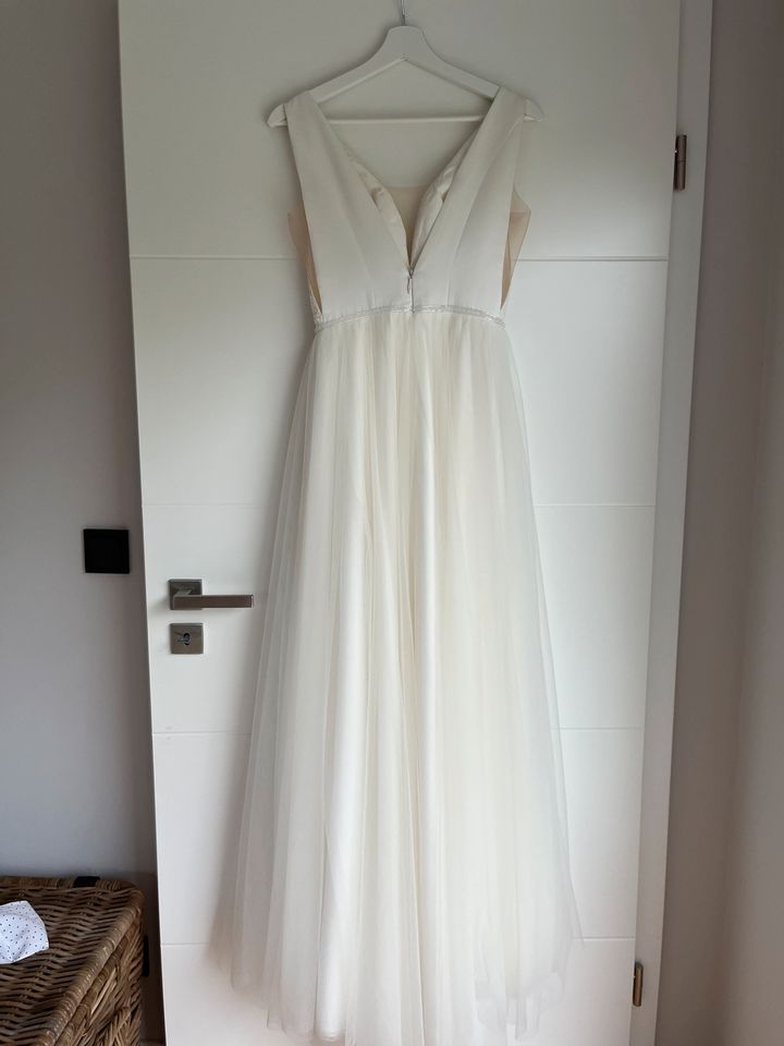 Brautkleid von Bianco Evento „Julia“ S/36 in Bergkamen