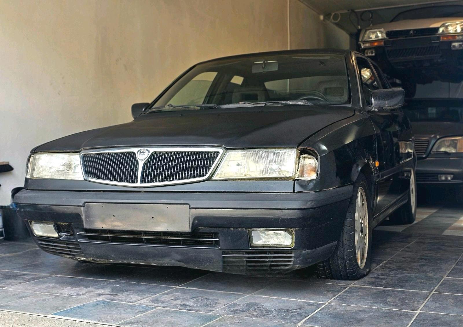 Abbildung des Autos Lancia Dedra 2000 Turbo …