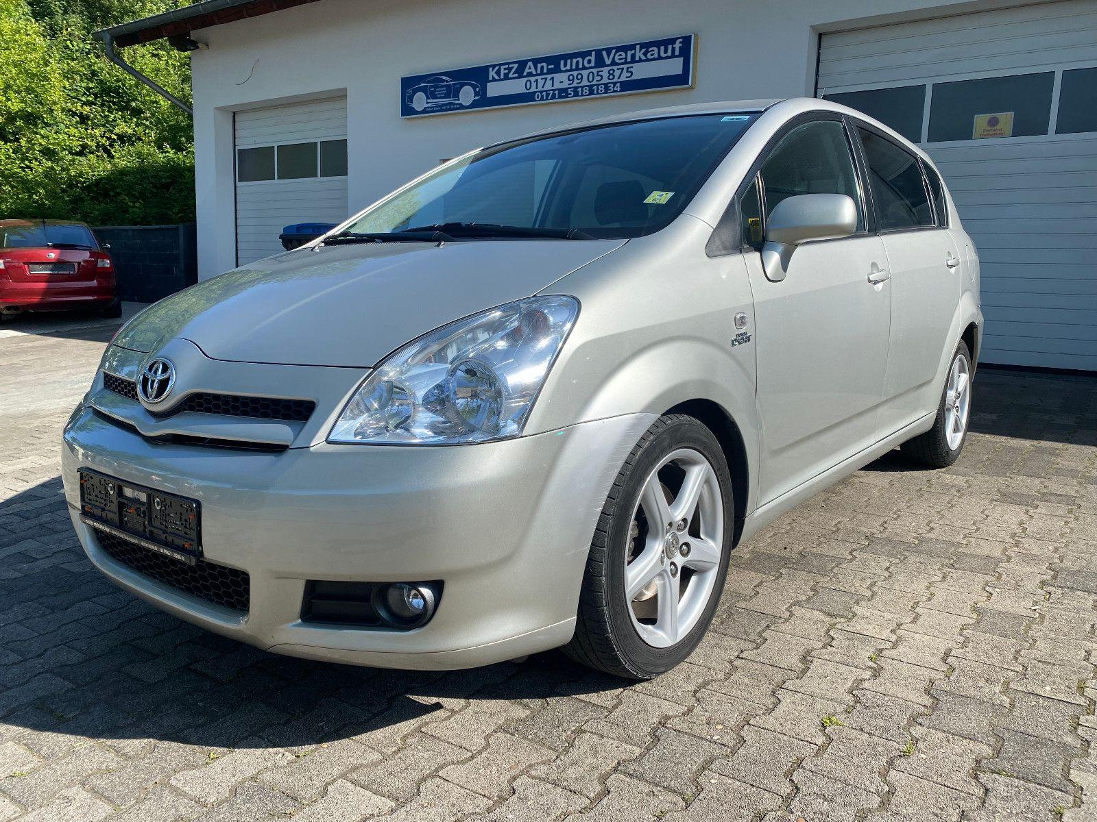 Abbildung des Autos Toyota Corolla Verso 2.2…