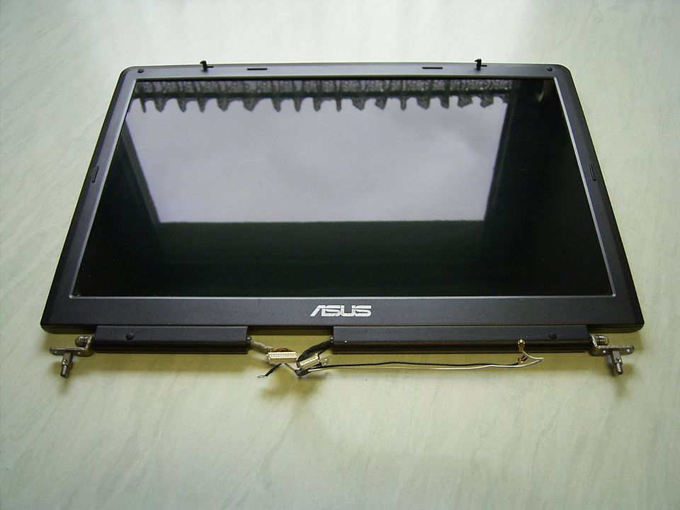 LCD Monitor von Asus Laptop, 15 Zoll, Ersatzteil, Funktion unbek. in Schliengen