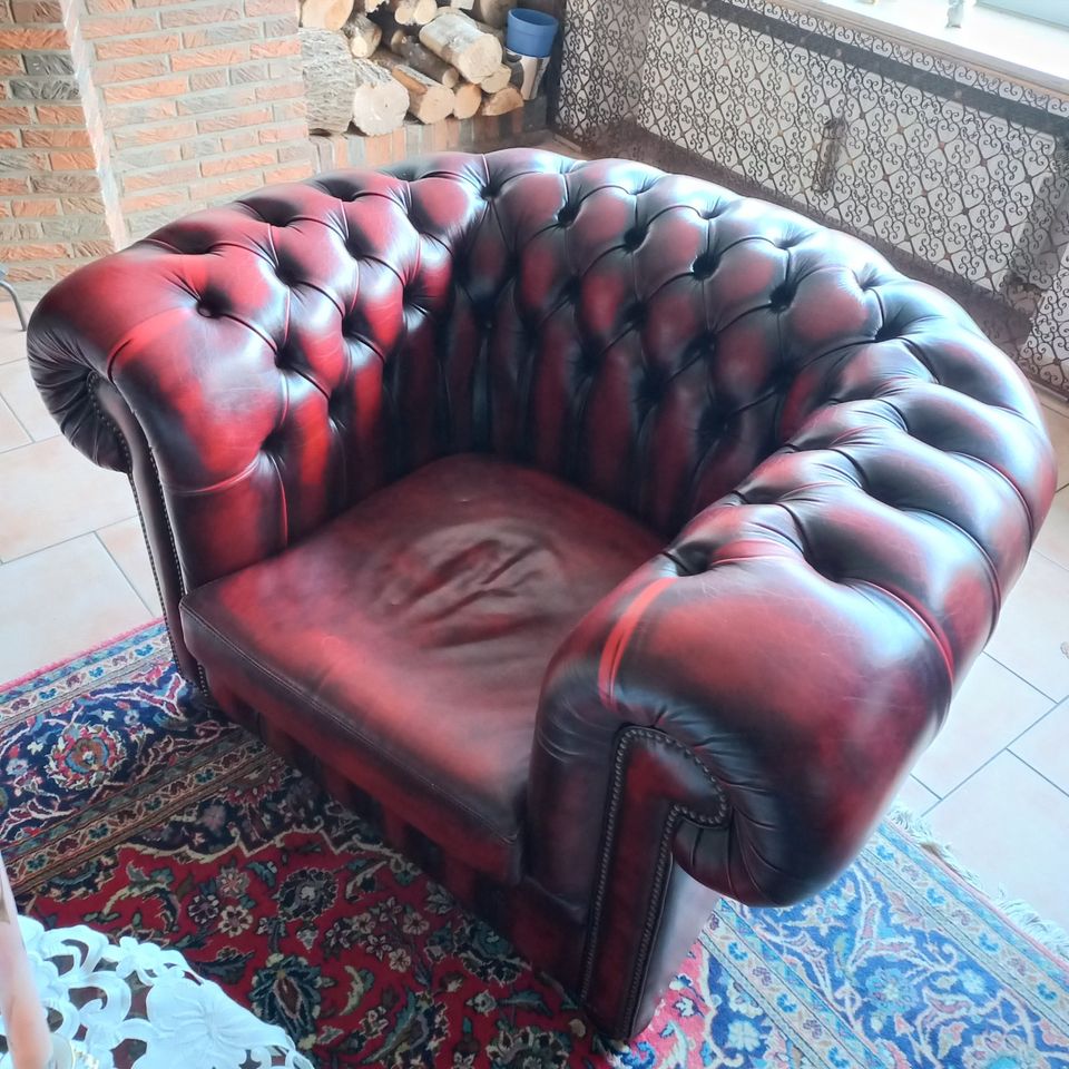 Ledercouch Chesterfield rot Couchgarnitur Gedelux 3er + 2x 1er in Wesel