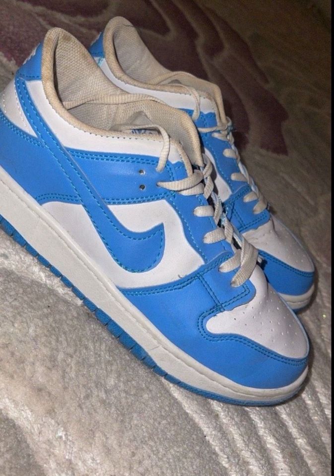 Blaue Nike dunks in Langenhagen