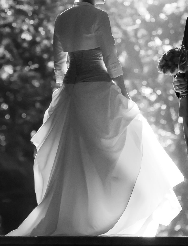 Brautkleid Hochzeitskleid Bolero Reifrock in Hamburg