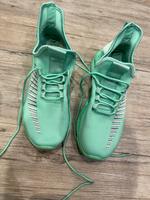 Sneaker Sportschuhe Schuhe Adidas sehr leichte Schuhe gr 42 Niedersachsen - Achim Vorschau