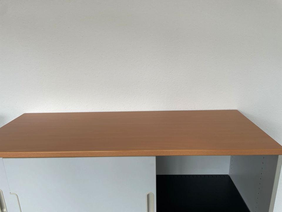 Schreibtisch, Rollcontainer und Sideboard in Willich
