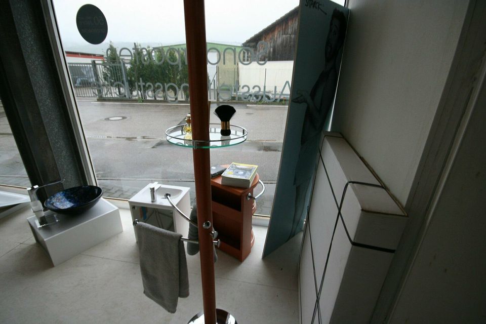 Standhandtuchhalter Handtuchhalter mit passendem Rollcontainer in Weingarten (Baden)