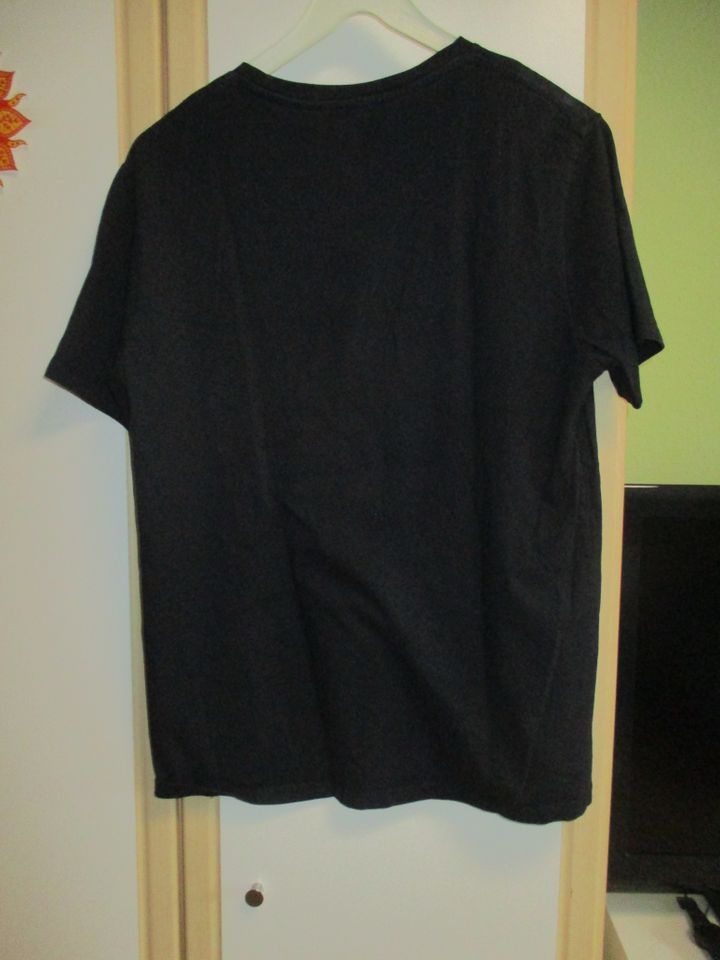 2 Levis T Shirts Gr. M, Farbe Blau, Schwarz ,Preis pro Stück in Wadgassen