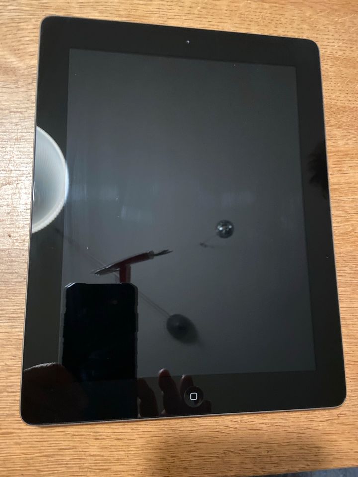 Apple iPad 4 16GB Wi-Fi Schwarz (MD510FD/A) A1458 mit Smart Case in Wiesbaden