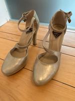 Sandalette s.Oliver gold Sandalen 1x getragen Gr. 38 Bayern - Regensburg Vorschau