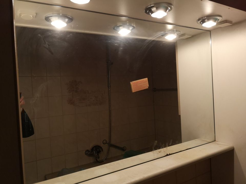 Badezimmerschrank, Spiegelschrank Badezimmereinrichtung in Biebertal