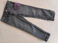 Graue Jeans mit lila Applikationen in Gr. 98 Bayern - Kronach Vorschau